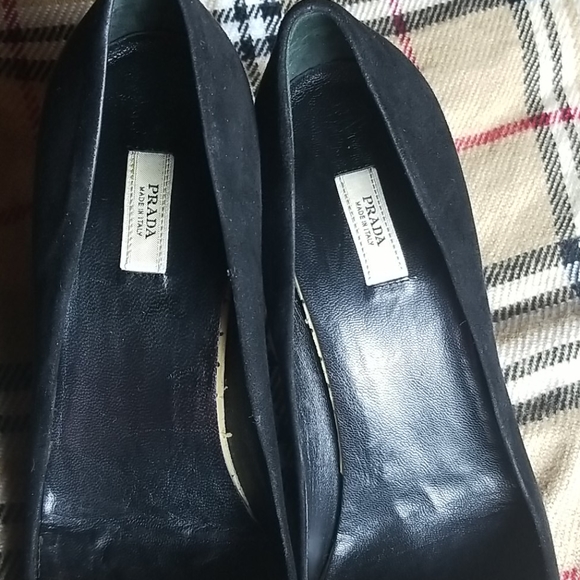 Prada Suede Black Pump - Picture 3 of 8